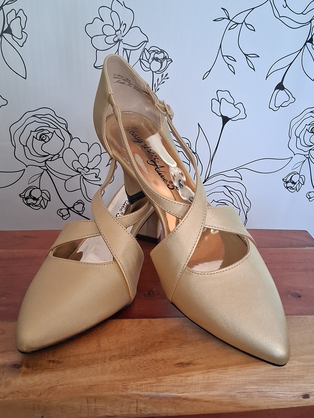 easy street Gold Pointed Toe Crisscross Heels 9